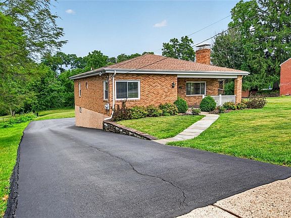 2nd image of 134 Meadowbrook Dr