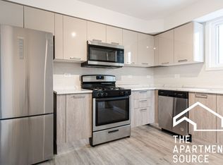 7621 N Sheridan Rd #3B, Chicago, IL 60626