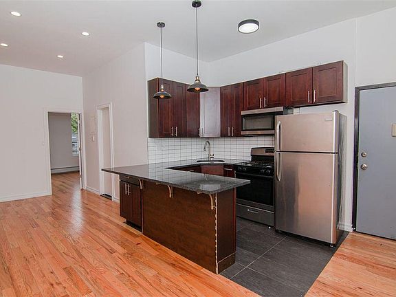 2nd image of 201 Monticello Ave #3-3-3