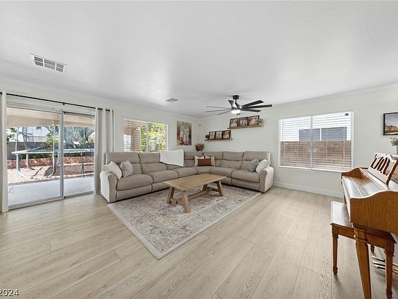 4th image of 9427 Coral Berry St