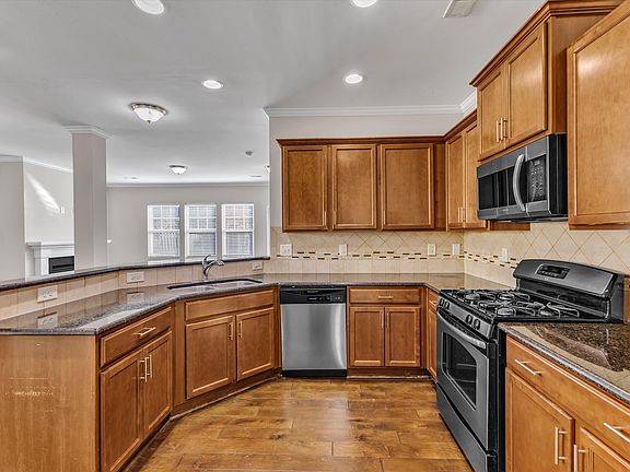 5th image of 2220 Tanners Mill Dr