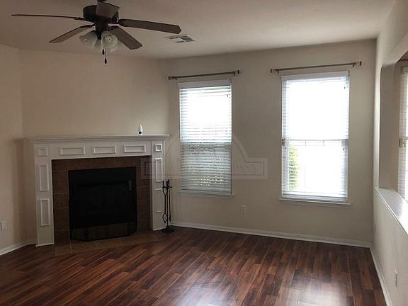 4th image of 6100 Shamrock Dr