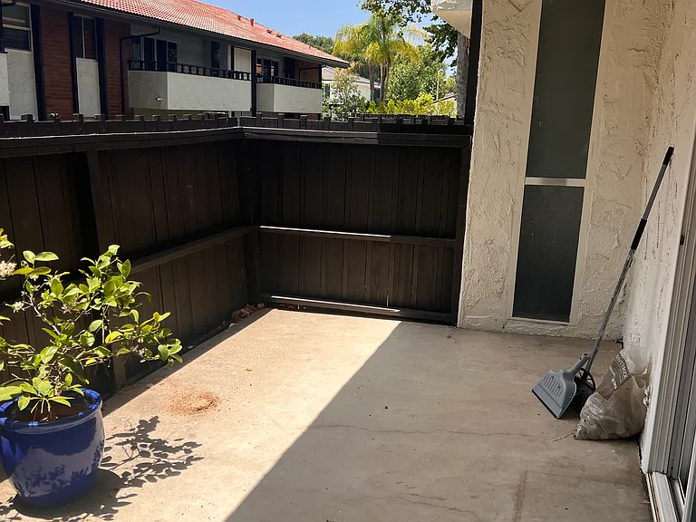 31568 Agoura Rd #6 — Photo 52
