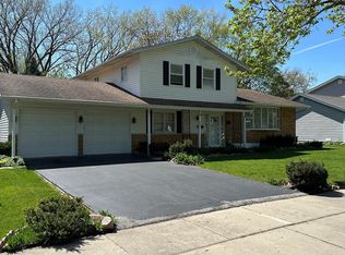 36 S Winston Dr, Palatine, IL 60074