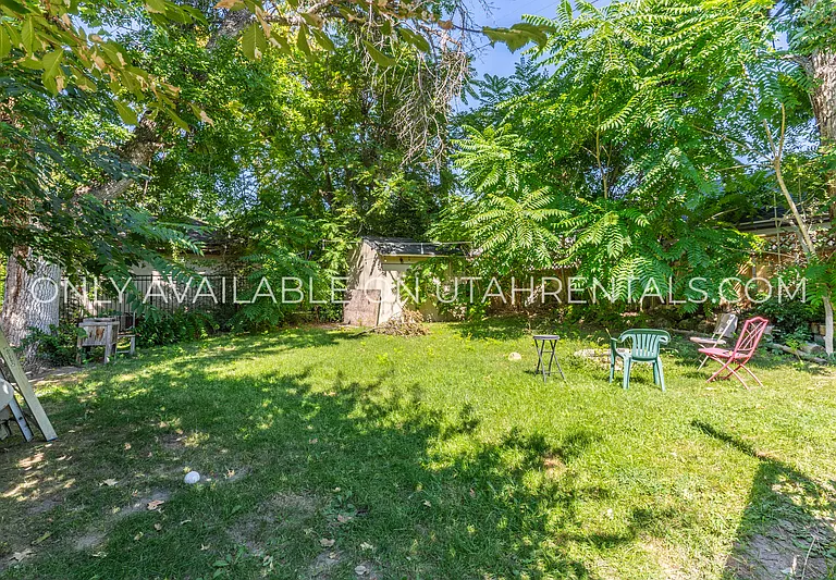 429 E Center St — Photo 4