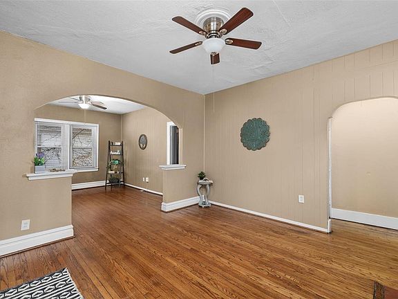 5th image of 2944 Kincaid Ave