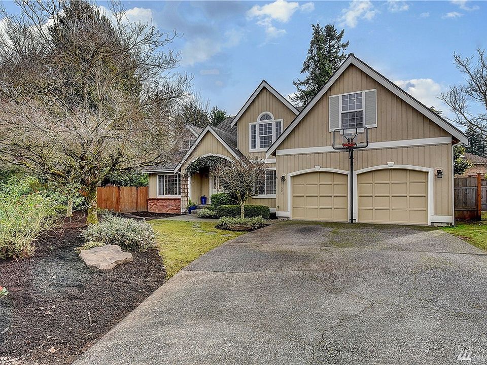 Located at the end of a cul de sac with a new roof and exterior paint work.