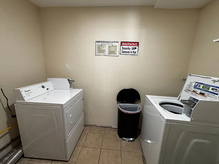 Avenida Las Brisas Apartments — Photo 12