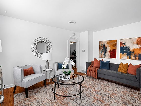 5th image of 3412 S Elm St #L