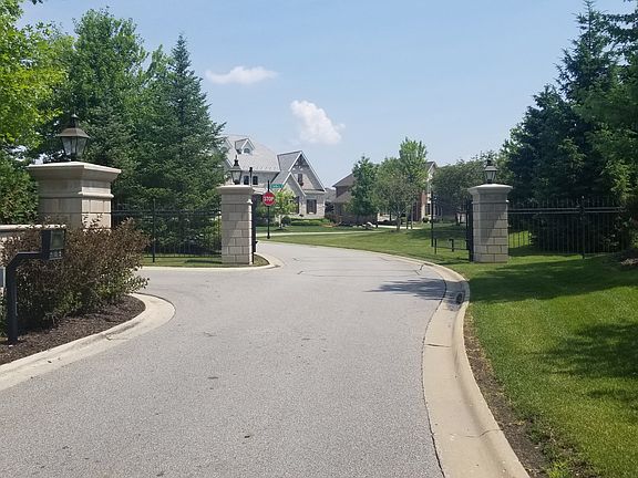 3rd image of 1500 Park West Cir