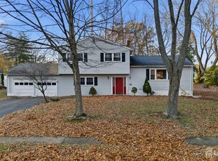 1035 Hillside Dr, North Brunswick, NJ 08902
