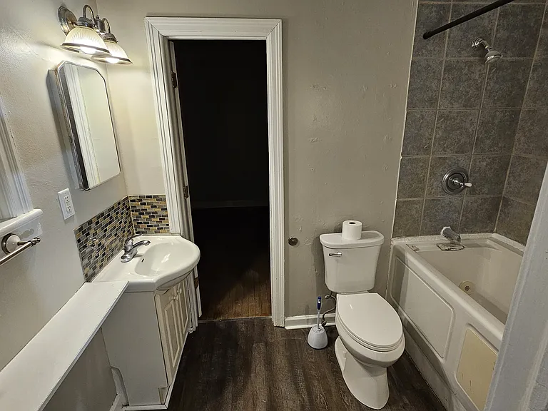 412 Forest St #3 — Photo 4