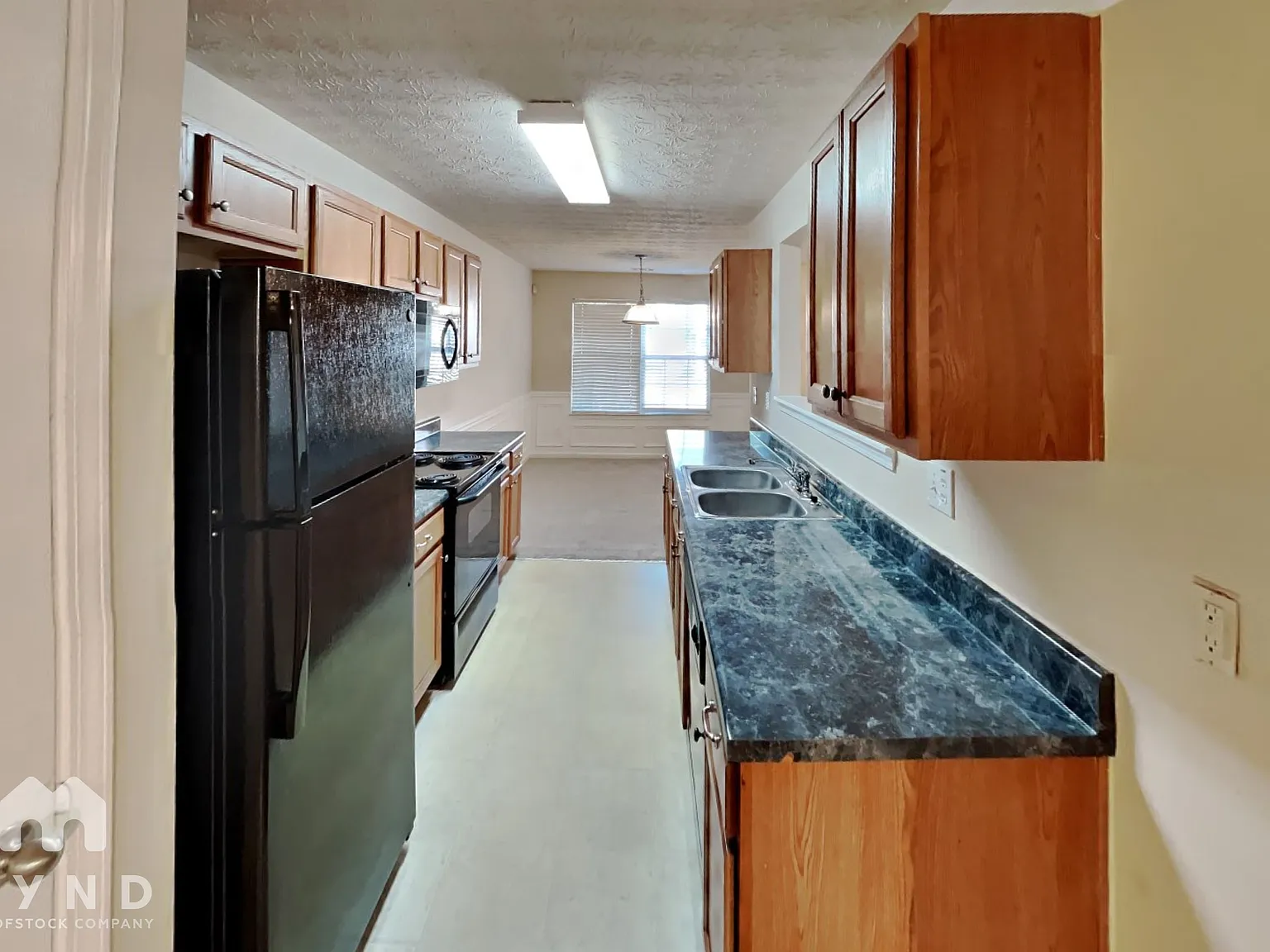 3 bed, 2.0 bath, 1590 sqft, $1,585 — Photo 4