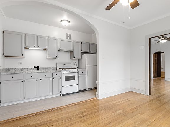3rd image of 2342 N Spaulding Ave APT 304