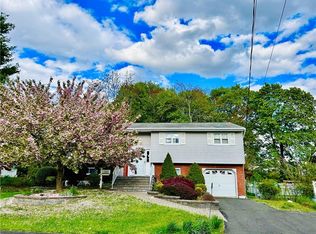 14 Govan Dr, Stony Pt, NY 10980