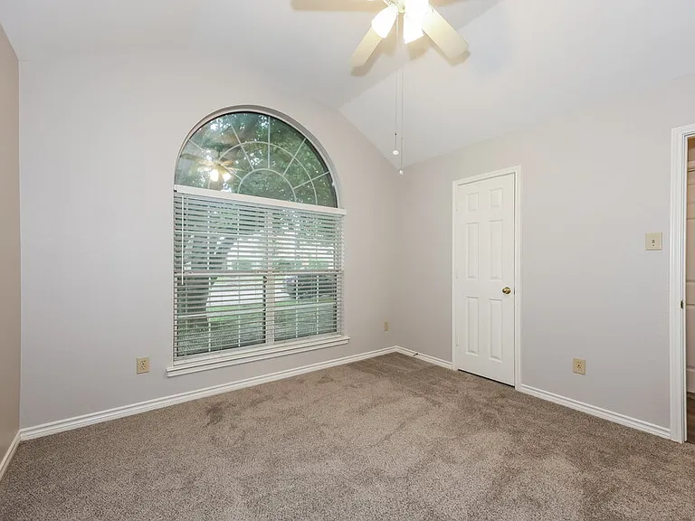 7605 Colfax Dr — Photo 13