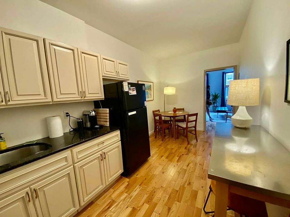 1st image of 178 Meserole St APT 3R