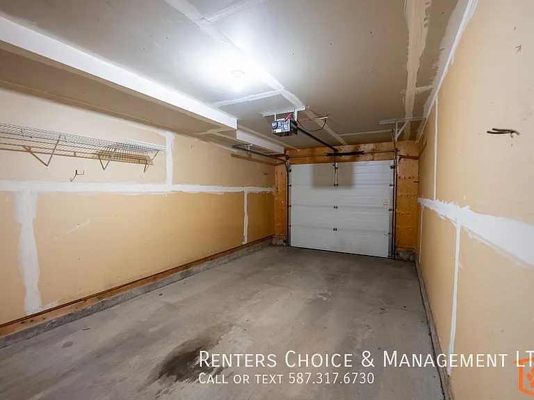 113 Silkstone Rd W #4 — Photo 5