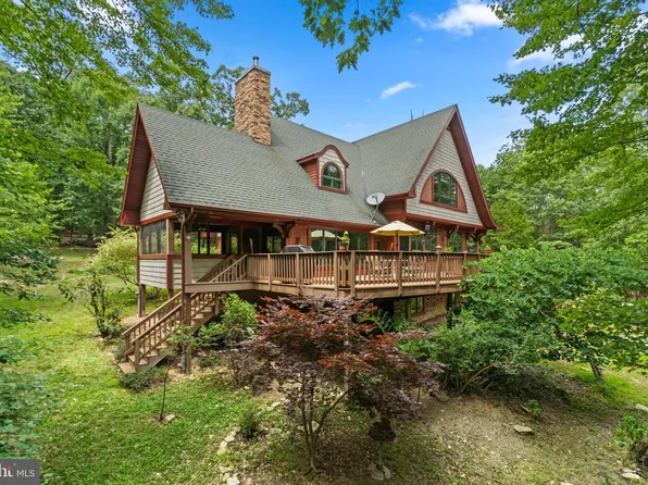 183 High Rock Rd N, Hanover, PA 17331