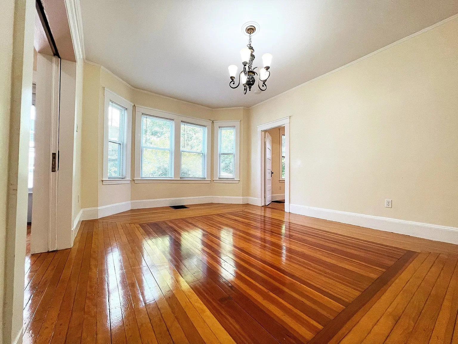 2 bed, 1.0 bath, 1100 sqft, $2,550 — Photo 4