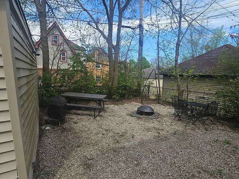 4147-4149 N Bartlett Ave — Photo 14