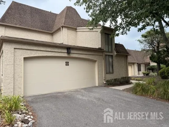 93 Gate House Ln, Edison, NJ 08820