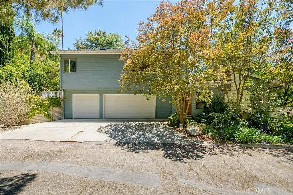 4 bed, 3.5 bath, 3070 sqft, $7,700 — Photo 1