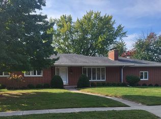 200 E McConaughy Ave, Rochelle, IL 61068