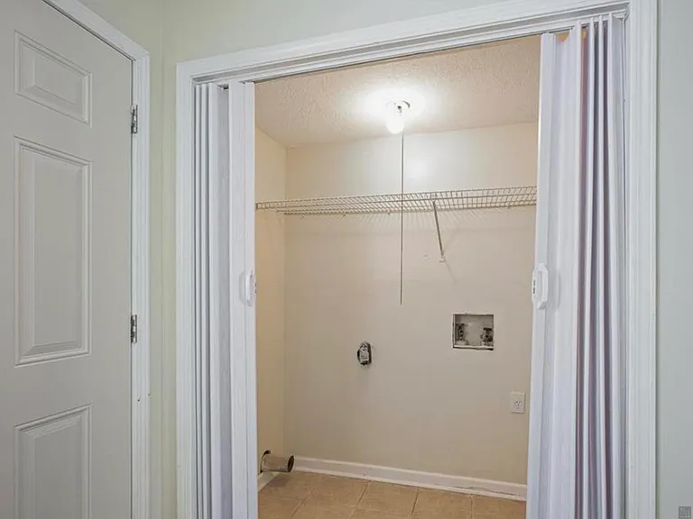 1757 Boulevard De Province #B — Photo 10
