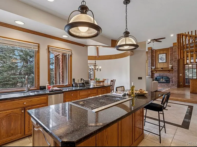 5 Tamarade Dr — Photo 14