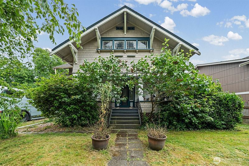 2nd image of 4049 S 128th Street