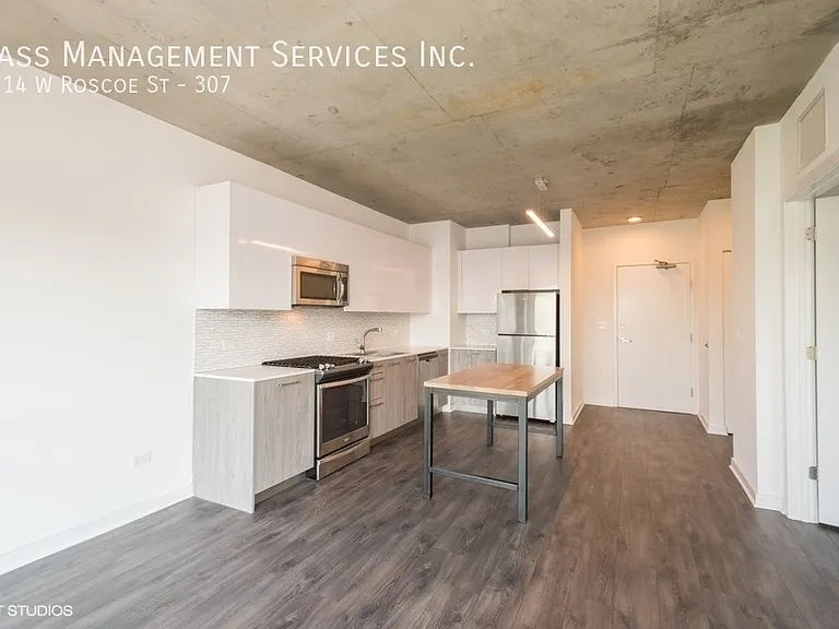 Centrum Lakeview — Photo 24