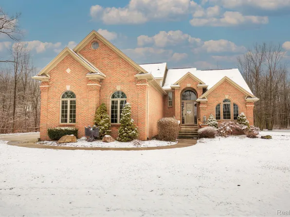 8933 Bordman Rd, Almont, MI 48003