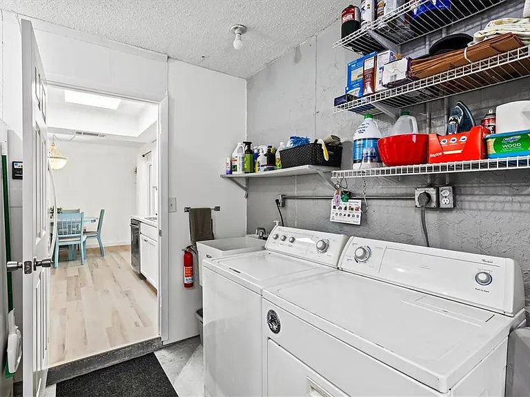3210 Wood St — Photo 31