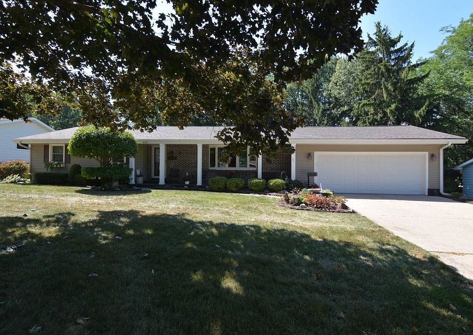 1st image of 443 Meadow Ln