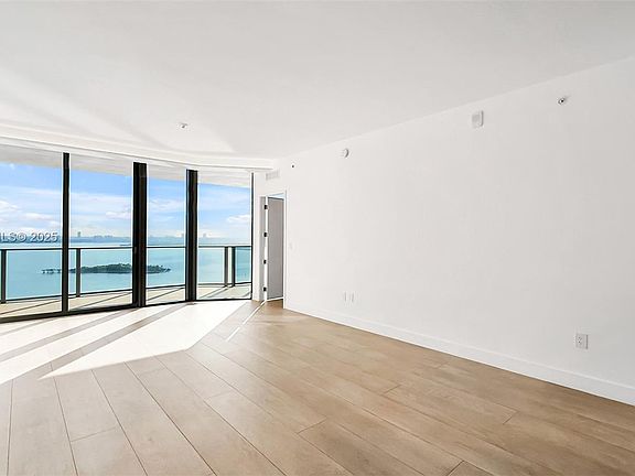 5th image of 700 NE 24th St Unit 2405
