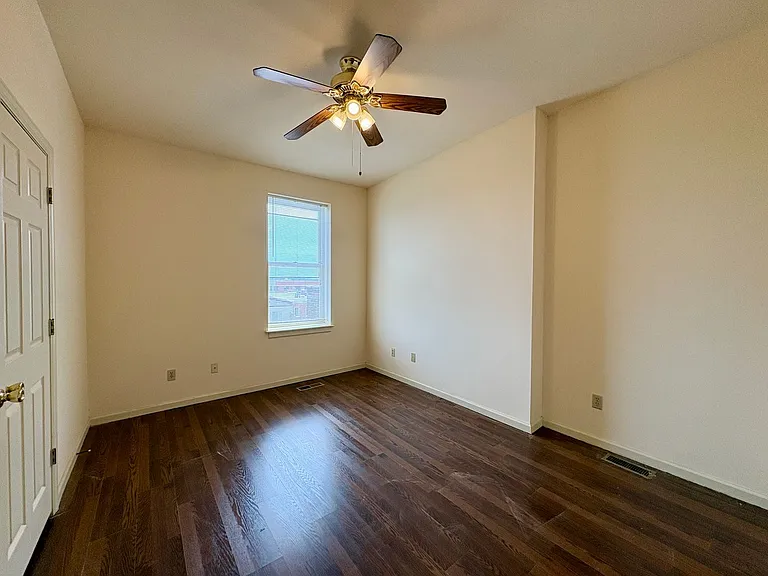 2406 S. 10th — Photo 39