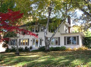 1129 Chestnut Hill Dr, Erie, PA