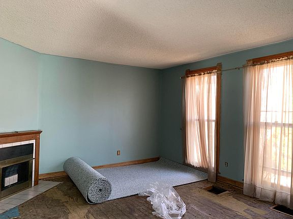 4th image of 701 N Broadway St APT 101