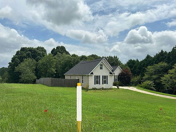 3rd image of 605 Pirklefield Dr