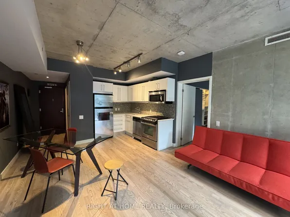 25 Oxley St #413, Toronto, ON M5V 2J5