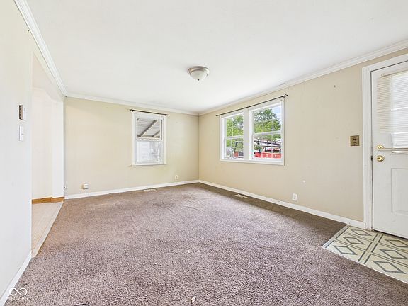 4th image of 2507 E 5th St