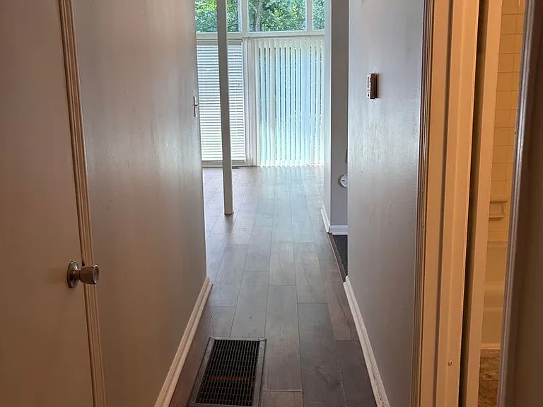 933 Garrett Dr — Photo 12