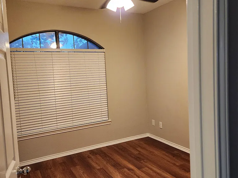 16914 Vista Village Dr — Photo 7