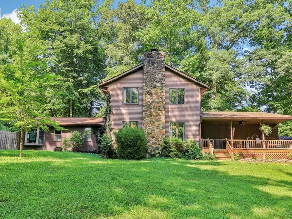 1724 N Ridgeway Dr, Ellettsville, IN 47429