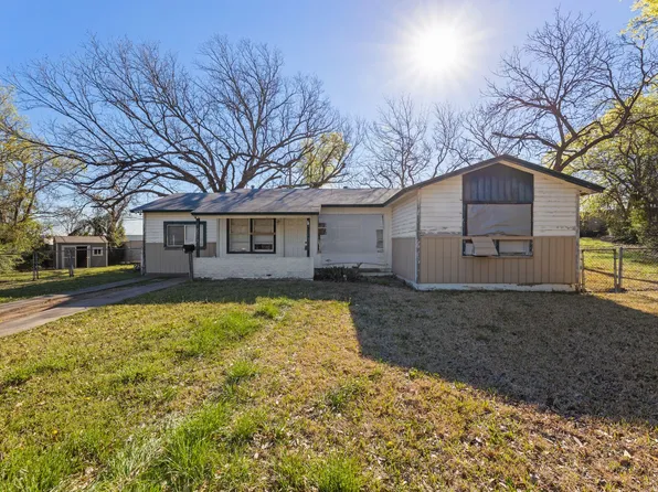 2313 Sharlis Cir, Grand Prairie, TX 75050