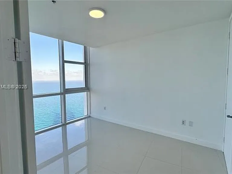 18201 Collins Ave #CU-4808 — Photo 19