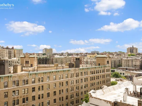 790 Riverside Drive image 3 of 10