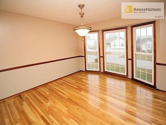 3rd image of 10719 Cleveland Ave