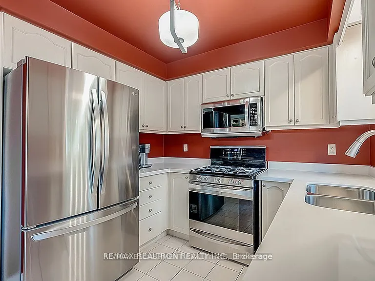 5591 Cosmic Cres — Photo 11